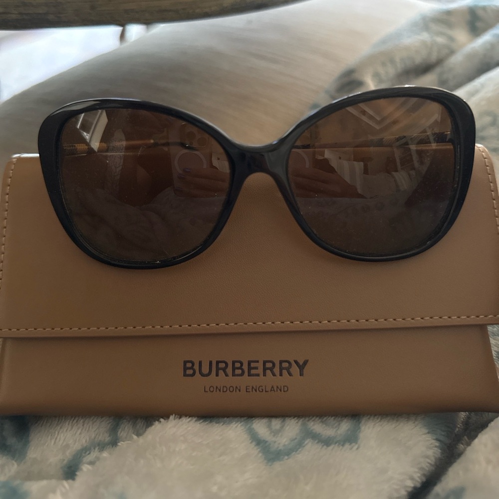 💗💗💗 Authentic Burberry Women's Gradient Brown Sunglasses B 4235-Q /Polarized 💗💗💗
